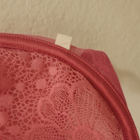 Victoria's Secret Bra - Picture 3 of 5